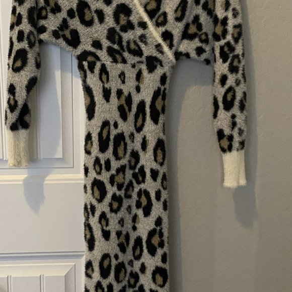 New Leopard Print Sweater Dress - Picture 2 of 2